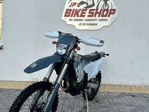 HUSQVARNA FE 350 PRO / 25BH / 930KM