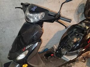 V-CLIC 50 CC SCOOTER