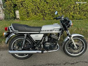 YAMAHA 250 RD , STRICTEMENT D 'ORIGINE , MOTEUR SUPPLÉMENTAIRE