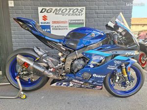 MOTO D EXCEPTION VERITABLE YAMAHA R6 CUP GMT94 / MOTO DU CHAMPIONNAT DU MONDE SUPERBIKE DEDICACEE PAR LUCAS MAHIAS