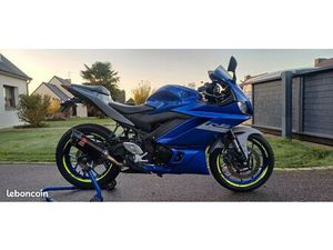 YAMAHA YZF R3