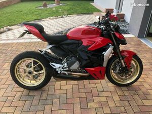 DUCATI STREETFIGHTER V2