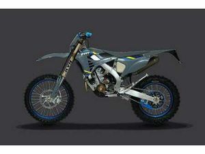 EN 300 TM MOTO EN 300 ES FI 4T Â CORSE