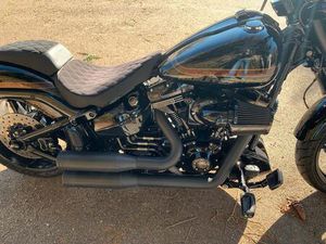 SUCHE HARLEY DAVIDSON BREAKOUT 103 ODER 110