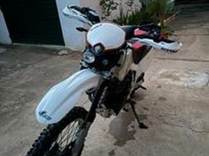 HONDA XR 600