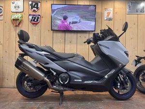 YAMAHA TMAX 560