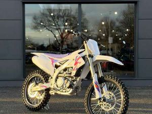 YAMAHA YZ 450