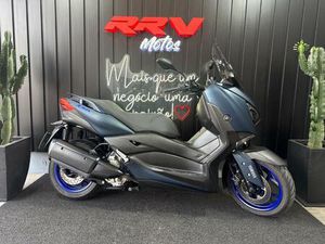 YAMAHA XMAX 250