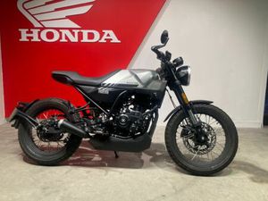 BRIXTON MOTORCYCLES BX 125 2023 125 CM3 | MOTO ROADSTER | 4 590 KM | ARGENT | 35132 VEZIN LE COQUET