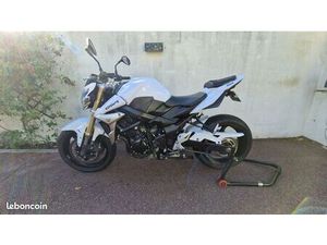 SUZUKI GSR 750 2012 TRÈS BON ÉTAT