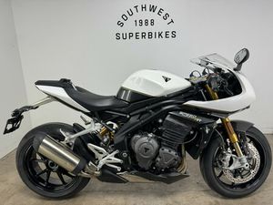 2023 TRIUMPH SPEED TRIPLE 1200 RR CRYSTAL WHITE STORM GREY - E24501