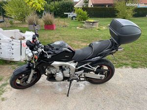MOTO FZ6