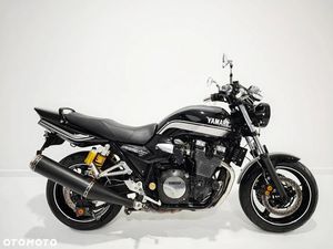 YAMAHA XJR