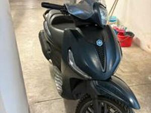 BEVERLY S 300 HPE DEEP BLACK