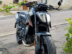 KTM 890 DUKE