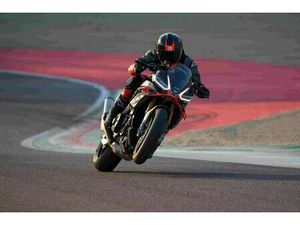 APRILIA TUONO V4 1100 FACTORY 2025 MODEL, SAVING £4951 ON RRP