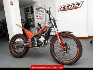 2025 BETA RR 2T 200 TRIALS. USED THREE TIMES ONLY. BIG SAVING ON NEW £4,995