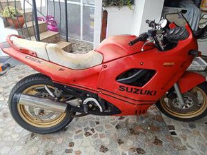 SUZUKI 600 PARA VENDA LOBÃO, GIÃO, LOUREDO E GUISANDE
