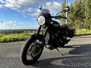 TRIUMPH BONNEVILLE T120 BLACK BRASFEMES