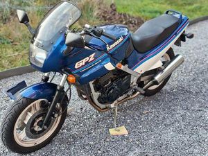 ② KAWASAKI GPZ 500