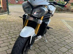 SPEED TRIPLE 1050R