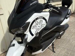 YAMAHA - XMAX