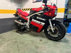 SUZUKI - GSX750R