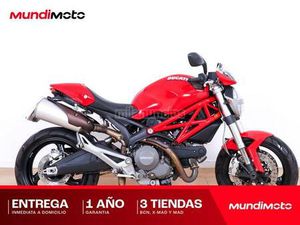 DUCATI - MONSTER 696