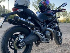 DUCATI - MONSTER 696