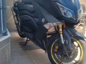 YAMAHA - TMAX