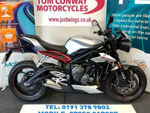 TRIUMPH STREET TRIPLE 765R, 2017(17), 1 OWNER, 23,589 MILES, FSH, SUPERB, £4995