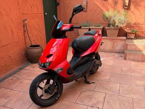 APRILIA SR50 – 8.500 KM – TOP ZUSTAND - LEOVINCE TOURING