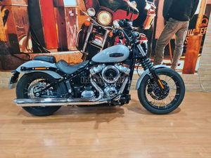 HARLEY DAVIDSON - STREET BOB