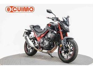 HONDA - CB 750 HORNET