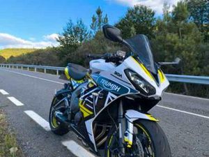 TRIUMPH - DAYTONA 660 2024