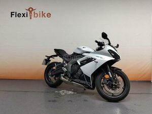 TRIUMPH - DAYTONA 660