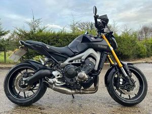 2016 16 YAMAHA MT-09 ABS NAKED MT09 900 TRIPLE 22K MT 09 900 AKRAPOVIC