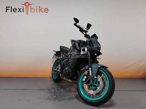YAMAHA - MT 09