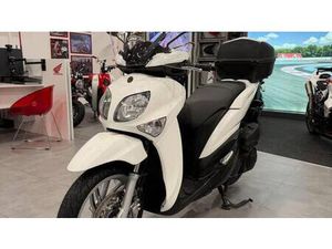 VENDO YAMAHA XENTER 125 (2011 - 14) USATA A SARZANA (CODICE 9902192) - MOTO.IT