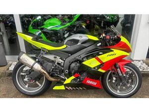 VENDO YAMAHA YZF R6 (2008 - 09) USATA A PESCATE (CODICE 9901565) - MOTO.IT