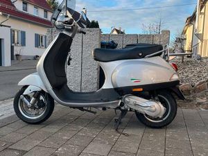 GUT ERHALTENER VESPA LX 50 MOPED ROLLER