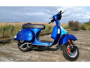VESPA P200E