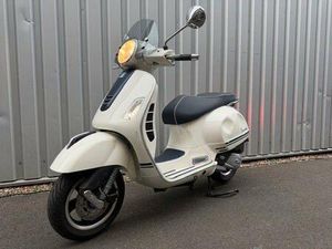 VESPA GTS 125 YACHT CLUB UNFALL LINKS EURO 4
