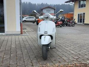 VESPA GTS 300 SUPER IN WEIß, GEBRAUCHTFAHRZEUG
