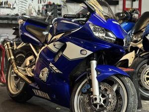 VENDO YAMAHA R6 88.1KW - 119CV OU TROCO POR MOTOS 1.000 CC SÃO JOÃO DAS LAMPAS E TERRUGEM