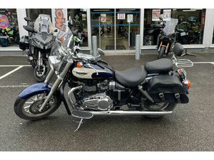 TRIUMPH BONNEVILLE 2008