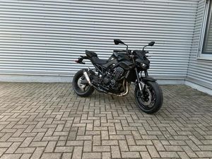 KAWASAKI Z900