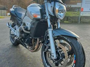 SUZUKI GSR 600