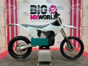 STARK VARG 2024 GEN 2 80BHP - ONLY 19 HOURS - ROAD REG&V5 - TOOLKIT & WARRANT