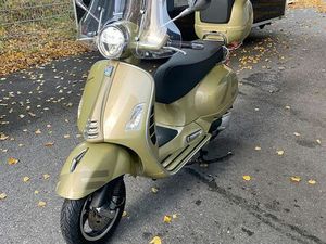 VESPA GTS 300 75TH ANNIVERSARY EDITION